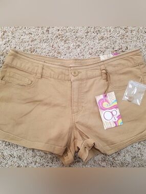 NEW NWT OP Shorts in Camel, Fits Like Size 7